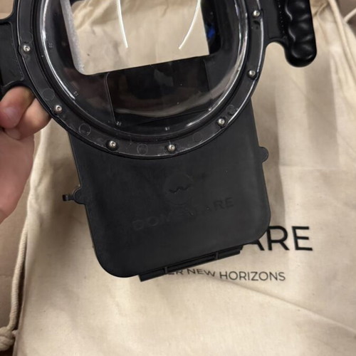 Underwater Dome Domemare phone case used with Bluetooth controller