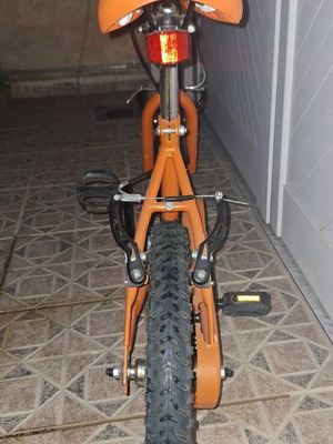 Children's BMX bicycle used with V-Brakes and 14-inch tire
