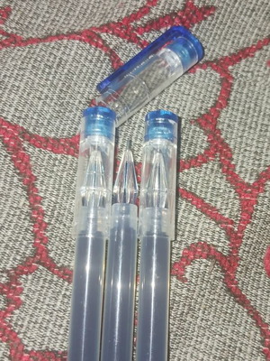 Set of 3 blue pens with fine tip