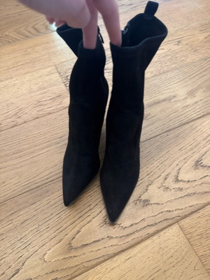 Μποτάκια Kendall & Kylie υφασμάτινα μαύρα σαν καινούργια, μέγεθος 41