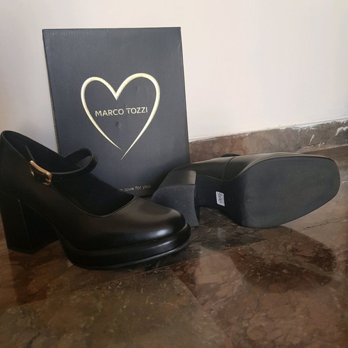 Marco Tozzi pumps new, size 40, black with strap