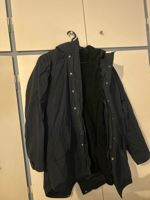 Levi's μπουφάν like new, μέγεθος Large, μαύρο και μπλε, με αποσπώμενη επένδυση