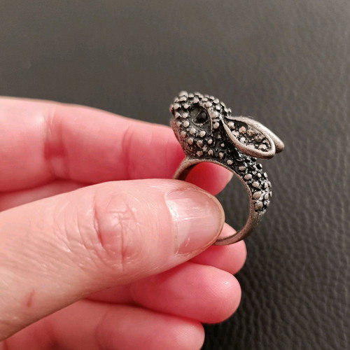 Metal bunny ring Zara like new with black zircons