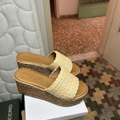 Platform sandals like new, beige and brown, very comfortable
