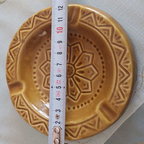 Clay ashtray like new, 12cm diameter