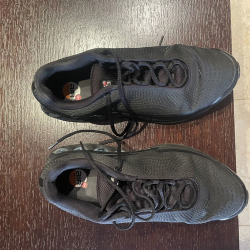 Nike DN athletic shoe, black, size 46