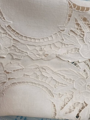 Cutwork linen tablecloth like new, 57 x 57 cm, handmade design
