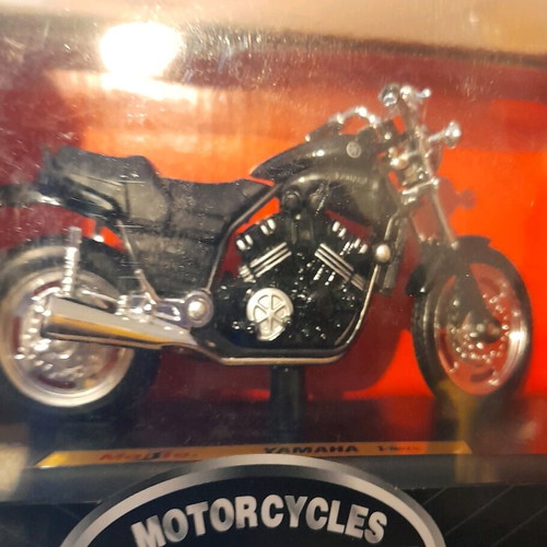 Yamaha motorcycle miniatures 1:18 special edition new