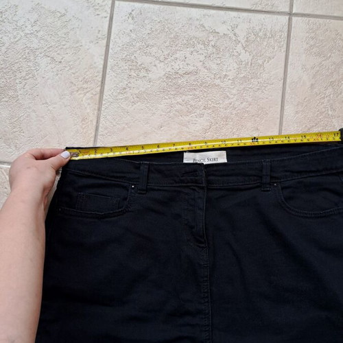 Black denim pencil skirt like new, one size
