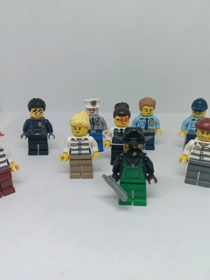 Lego figures set of 9 like new, police and criminals