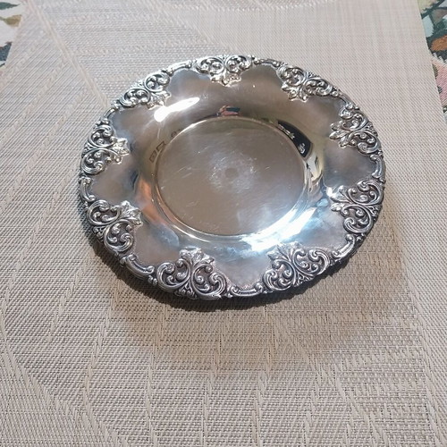 Silver-plated decorative plate used with Arzante hallmark