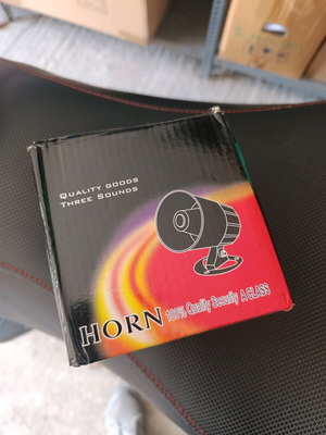 Vehicle horn with three sounds new