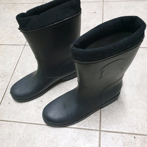 Galotses OLYMPOS size 39 new, black with fur lining