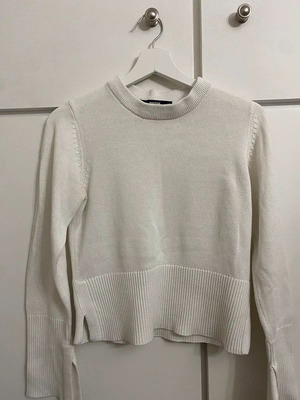 Bik Bok women's crop sweater like new, white
