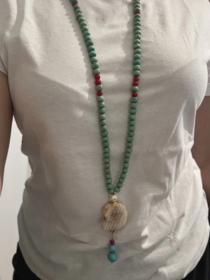 Vintage handmade necklace like new, red and green