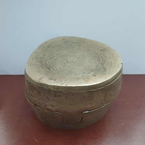 Metal box used, bronze press paperweight
