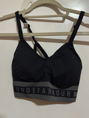 Μπουστάκι Under Armour σαν καινούργιο, μεγέθη S-M, μαύρο και γκρι