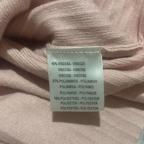 Pullover thin soft with off-shoulder design like new