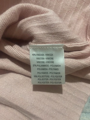 Pullover thin soft with off-shoulder design like new