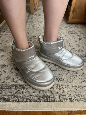 Ugg ankle boots size 39 used, silver