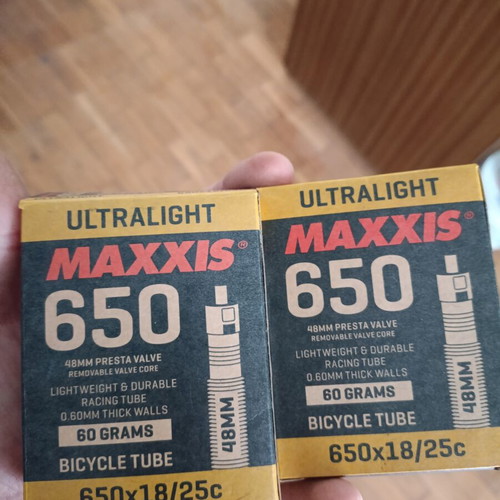 Maxxis Ultra Light Bicycle Tubes 650x18/25c new, pair