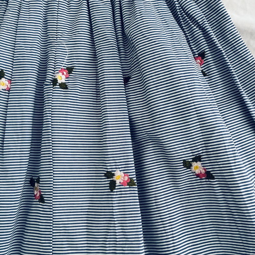 Moutaki romantic dress 100% cotton like new with embroidery and belt