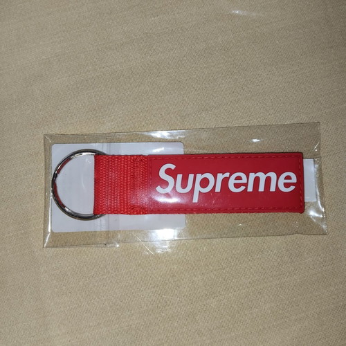Supreme keychain new, red