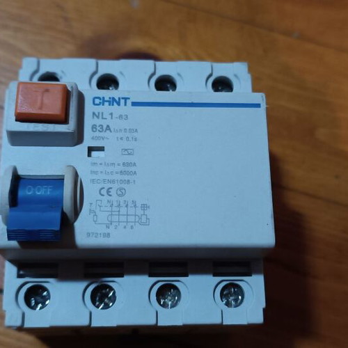 Set of 39 ABB-HAGER-CHINT fuses, residual current relay and indicator lights like new