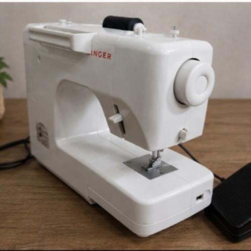 Singer II sewing machine new, ideal for home use