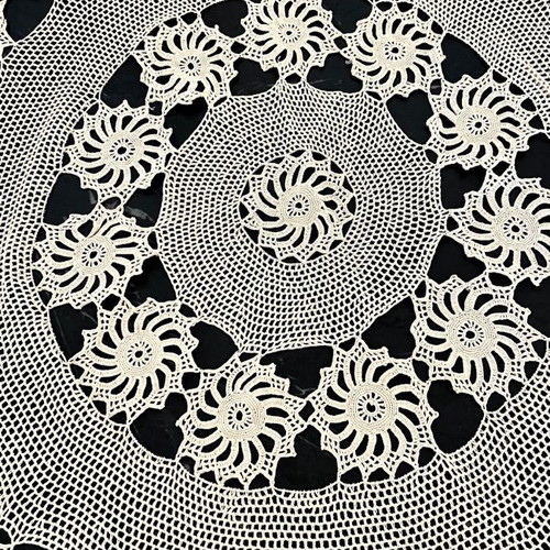 Rotunda knitted tablecloth round large