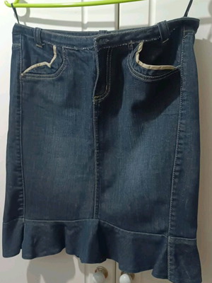 Denim skirt like new, knee-length, size S 36 8, blue