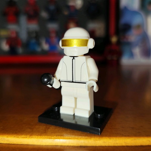 Thomas Bangalter (Daft Punk Grammys) figure like new with stand and microphone