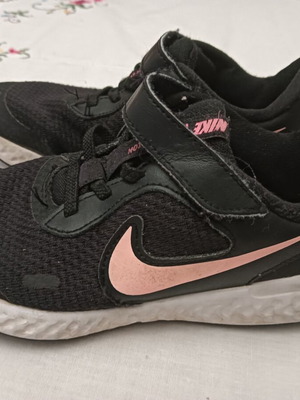 Nike Revolution athletic shoes like new, size 31, black for girls