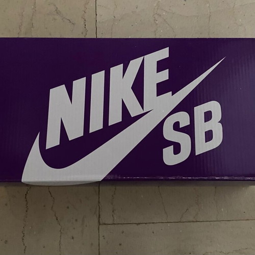 Nike SB Dunk Low Pro black athletic shoes like new