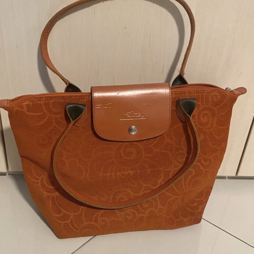 Longchamp orange tote bag shoulder used, soft velvet texture