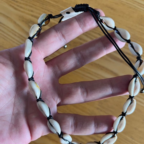 Summer shell necklace new with adjustable cord black and beige