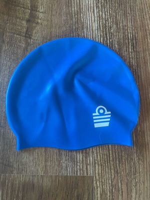 Children's swimming cap used for 4 years old