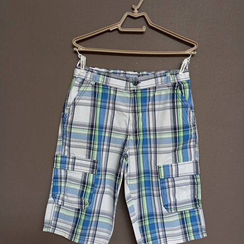 Here+There C&A Teen Cargo Bermuda Shorts like new, plaid white and blue
