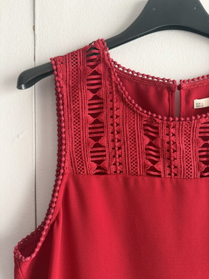 Sfera sleeveless red top