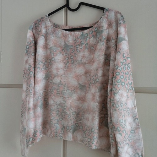 Patterned jumper like new, size S