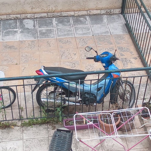 Honda ANF 125 Innova used blue moped 2005 with 100,000 km