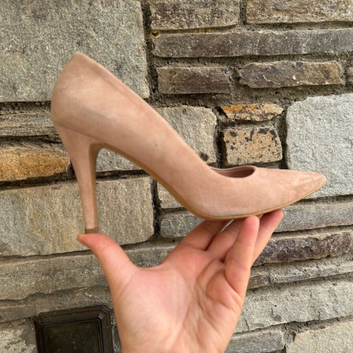NAK Nude Suede Pumps like new, size 39