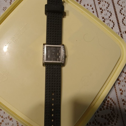 BIAOMA 1013 quartz watch with black dial and crystal accents