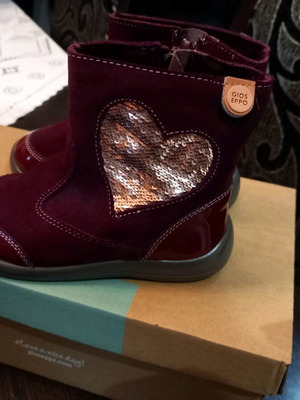 Gioseppo Boots No 24 like new, burgundy with zipper