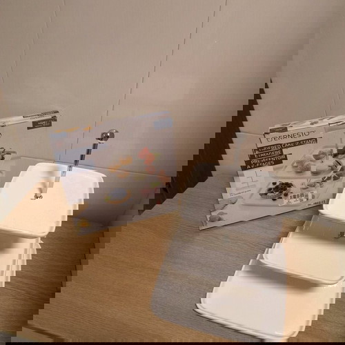 Чисто нова поставка за сладкиши на етажи ERNESTO