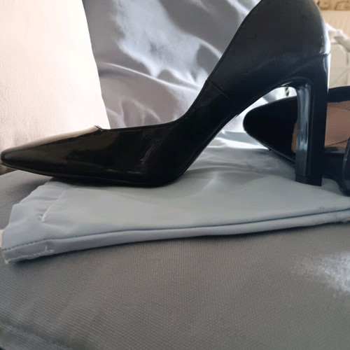 Avento leather pumps like new, black, size 39