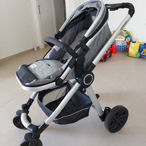 FoppaPedretti Bikini Plus travel system used with gifts