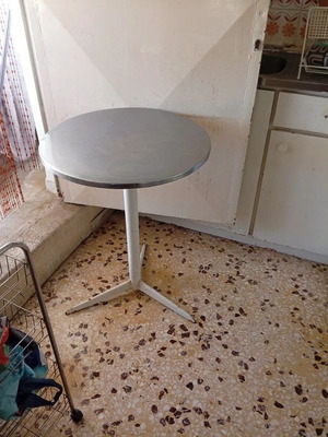 Στρογγυλό τραπέζι αλουμινίου