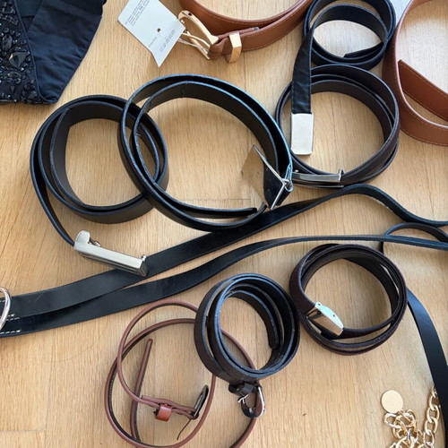 Belt pack with 16 pieces like new, leather and casual styles