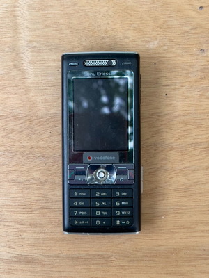 Sony Ericsson употребяван мобилен телефон работещ